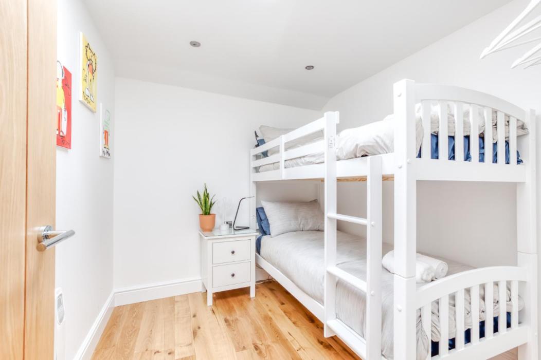 Central Bright 3 Bed Flat With Pool & Parking Edinburgh Dış mekan fotoğraf