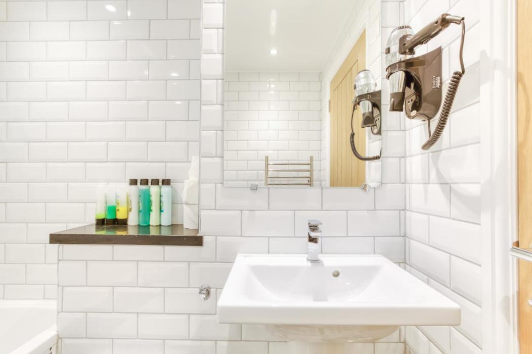 Central Bright 3 Bed Flat With Pool & Parking Edinburgh Dış mekan fotoğraf