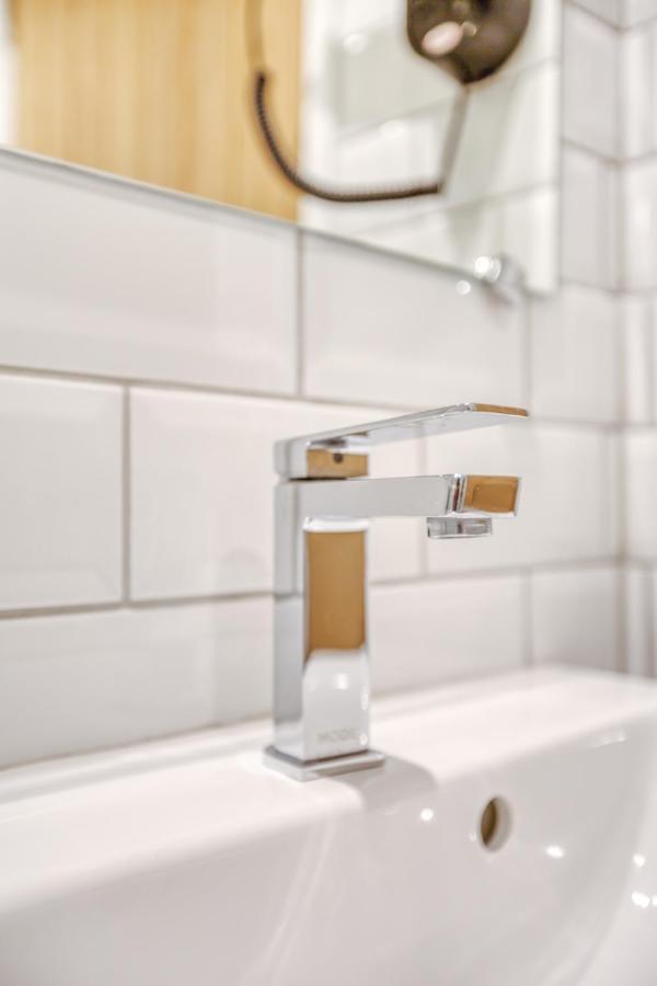 Central Bright 3 Bed Flat With Pool & Parking Edinburgh Dış mekan fotoğraf